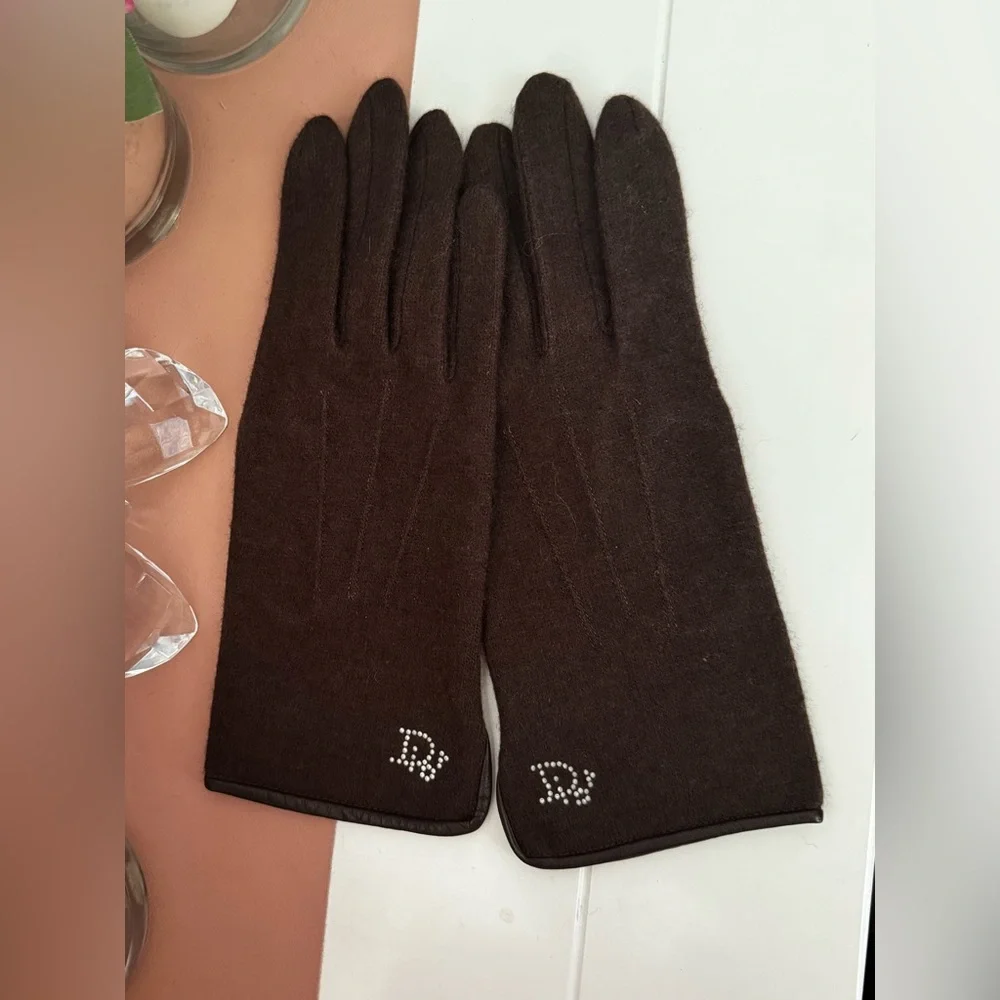 New Vintage Dior Brown Cashmere Gloves